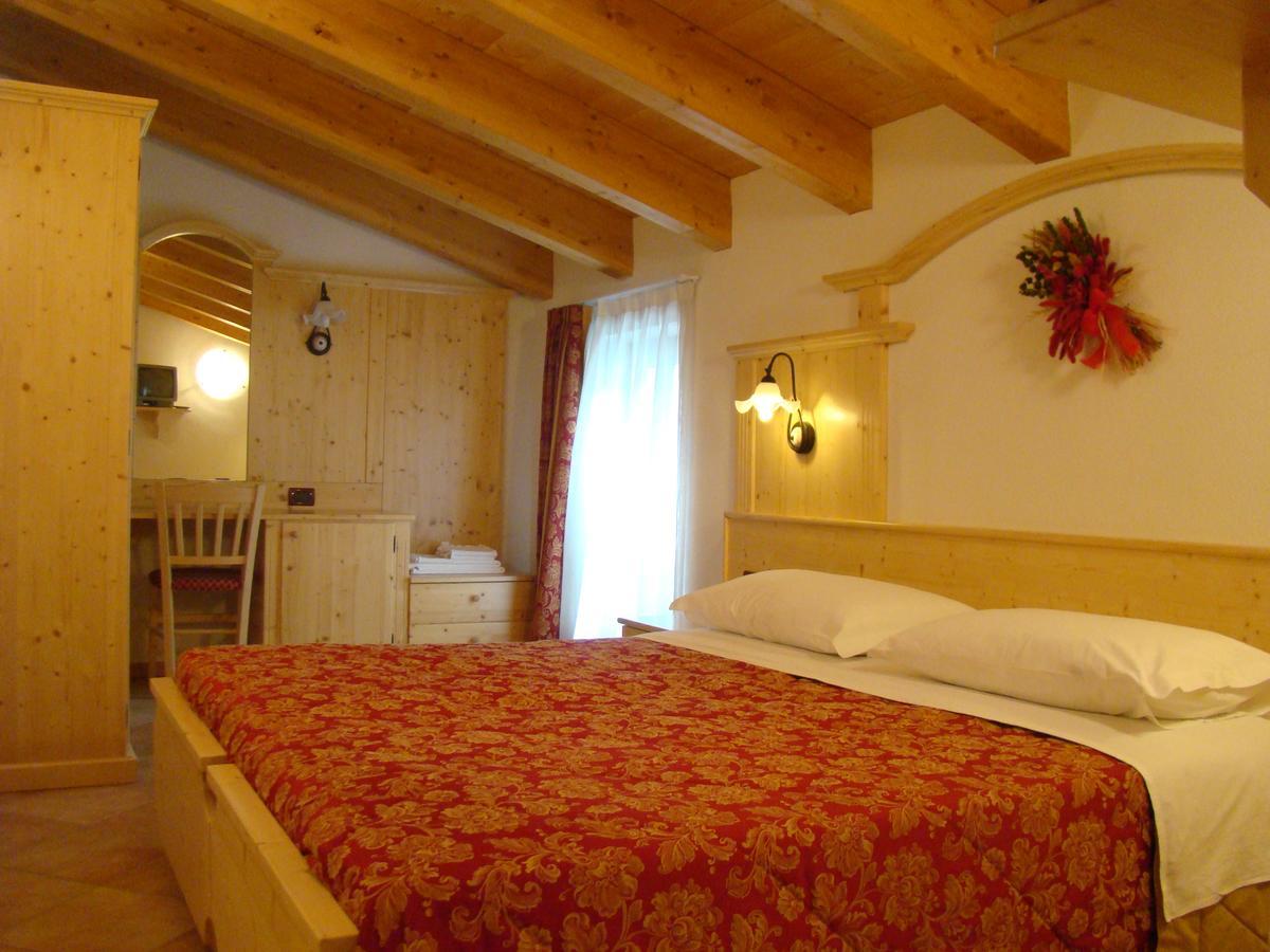 Hotel Pizzo Degli Uccelli Castello Tesino Eksteriør billede